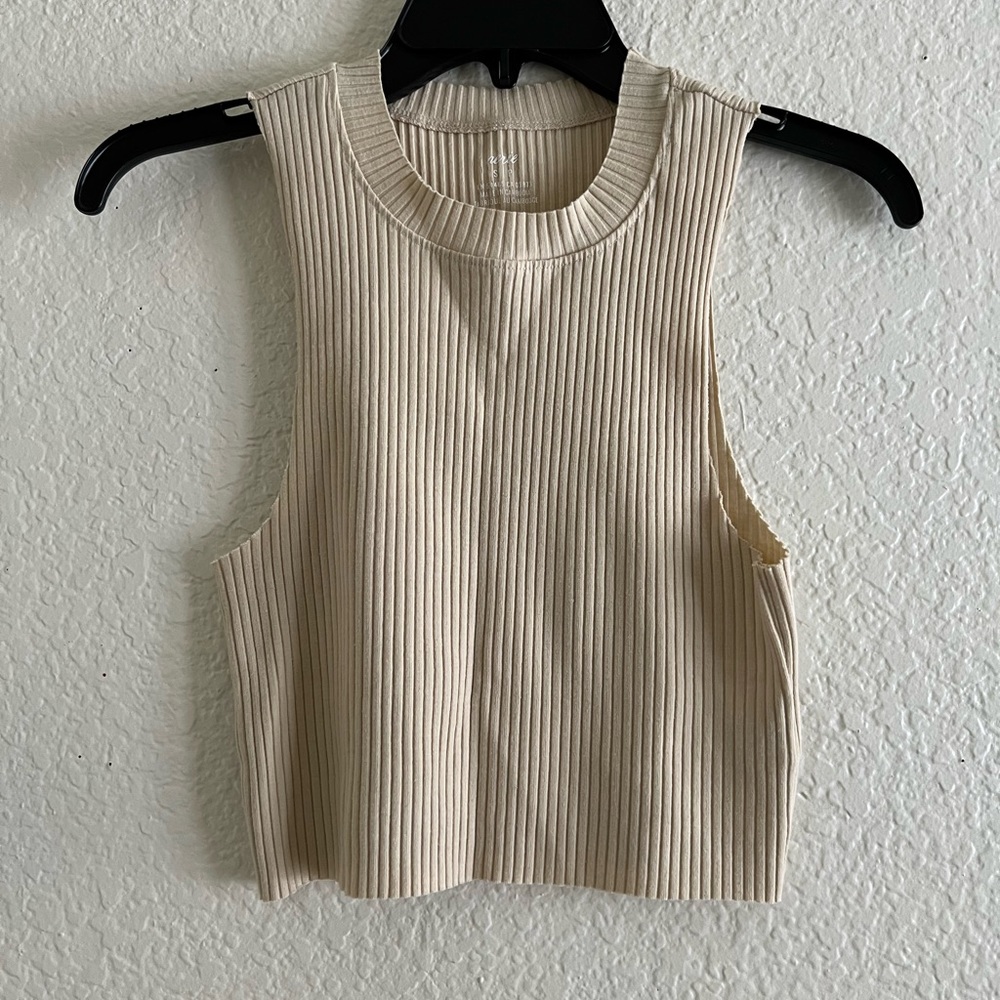 Aerie ribbed cropped tank. Never worn! Very comfortable and cute